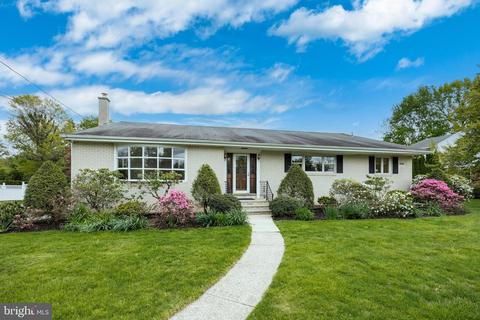 326 Old State Rd, Berwyn, PA 19312