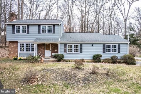 1 Pinewood Dr, Downingtown, PA 19335