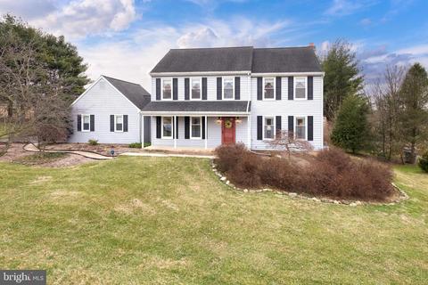 104 Heather Hill Dr, Downingtown, PA 19335