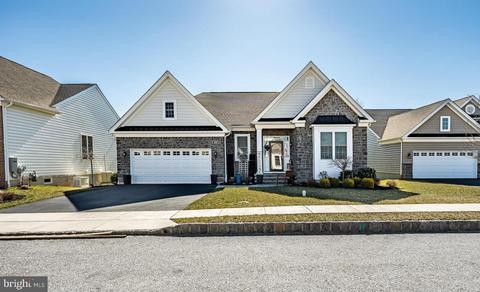 806 Bloom Ct, Phoenixville, PA 19460
