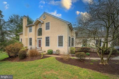 170 Stony Point Dr, Berwyn, PA 19312