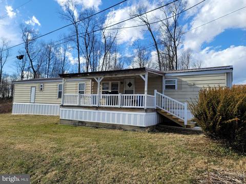 100 Martin Cir, Honey Brook, PA 19344