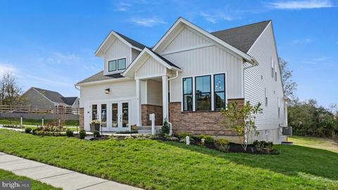 140 Lilac Ct, Coatesville, PA 19320