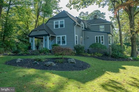 590 Old Eagle School Rd, Wayne, PA 19087