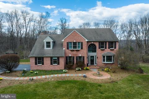70 Longview Dr, Glenmoore, PA 19343