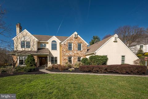 16 Fox Ridge Dr, Malvern, PA 19355