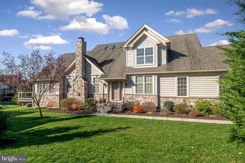 34 Tulip Dr, Malvern, PA 19355