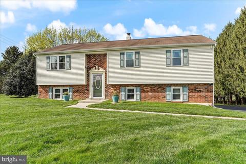 27 Harvest Ln, West Grove, PA 19390