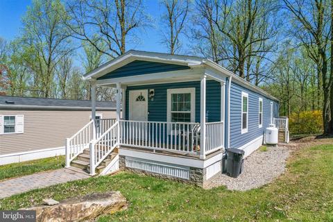 8 Crow Ln, Honey Brook, PA 19344