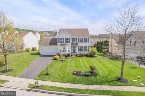 209 Hidden Creek Dr, Downingtown, PA 19335