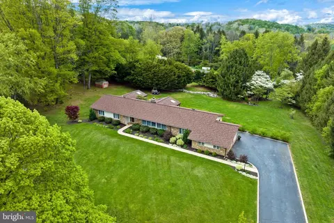 1533 Mallard Ln, Chester Springs, PA 19425