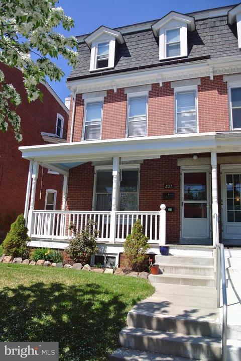 231 4th Ave, Phoenixville, PA 19460