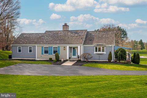 1061 Lyme Ct, West Chester, PA 19382