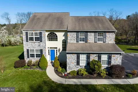 2015 School Rd, Pottstown, PA 19465