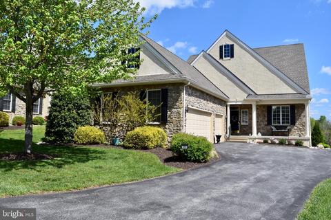 359 Carlisle Dr, Avondale, PA 19311