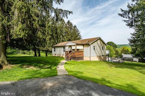 2821 S Hill Camp Rd, Pottstown, PA 19465