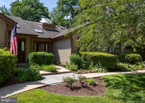 1152 Newbury Ln, West Chester, PA 19380