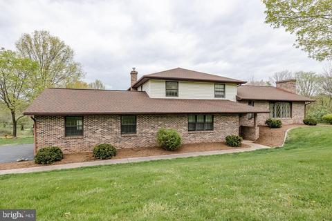1025 W Bridge St, Spring City, PA 19475
