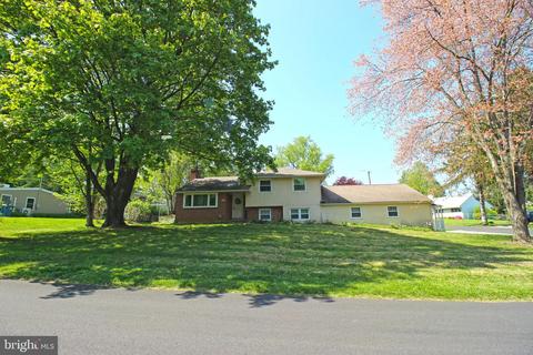 1215 Gateway Ln, West Chester, PA 19380