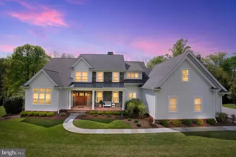 208 Arrowwood Ln, Chadds Ford, PA 19317