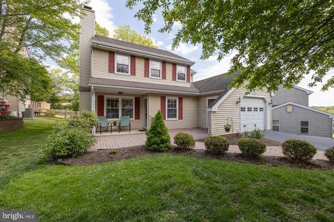 1221 Delaware Ln, Downingtown, PA 19335