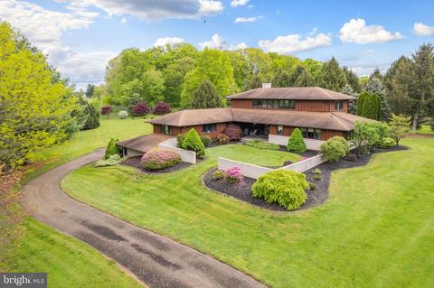 284 Baker Rd, Cochranville, PA 19330