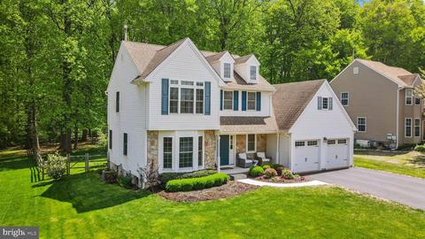 25 Canterbury Dr, Kennett Square, PA 19348