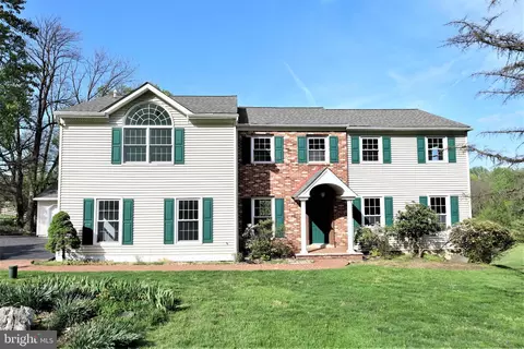 2 Trevor Ln, Malvern, PA 19355
