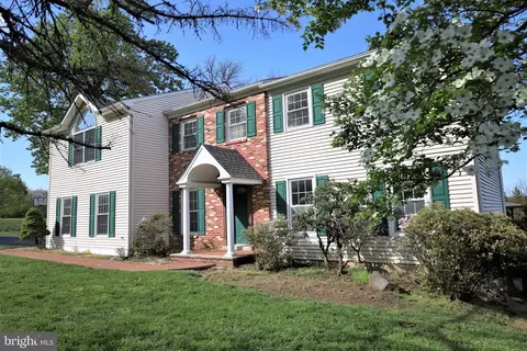 2 Trevor Ln, Malvern, PA 19355 photo 2