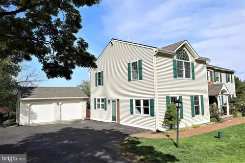 2 Trevor Ln, Malvern, PA 19355 photo 4
