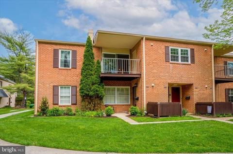 498 Old Forge Xing, Devon, PA 19333