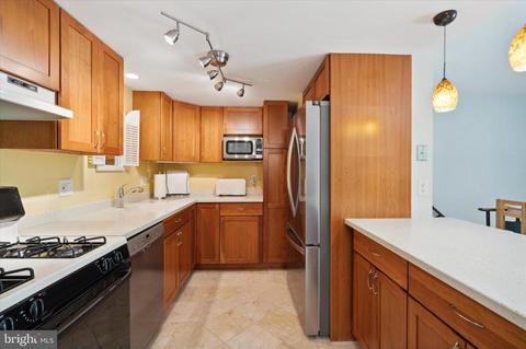 498 Old Forge Xing, Devon, PA 19333 photo 12