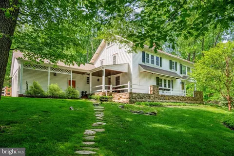 744 Pugh Rd, Wayne, PA 19087 photo 2