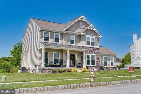 77 Livie Ln, Coatesville, PA 19320