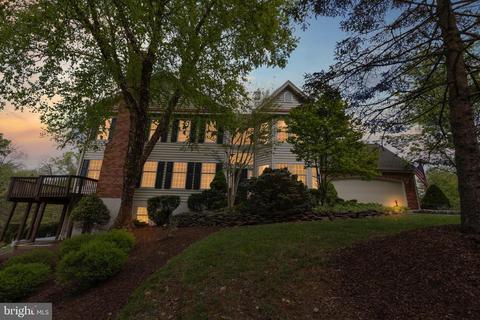 17 Fenwyck Cir, Phoenixville, PA 19460