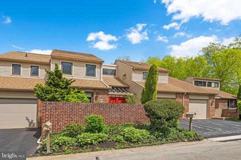 18 Stirling Ct, Chesterbrook, PA 19087