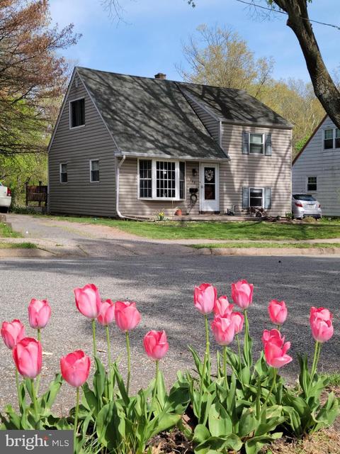 729 Valley Rd, Phoenixville, PA 19460