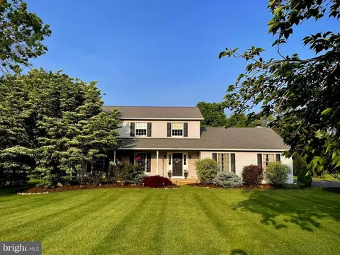 19 Audrey Lynn Dr, West Brandywine, PA 19320