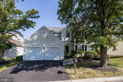 405 Carpenters Cove Ln, Downingtown, PA 19335