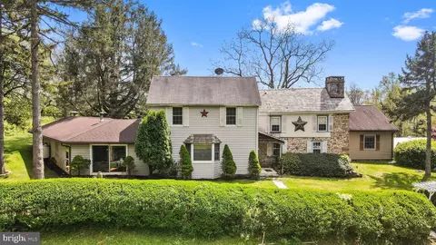 150 Mine Hole Rd, Elverson, PA 19520