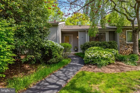 1138 Merrifield Dr, West Chester, PA 19380
