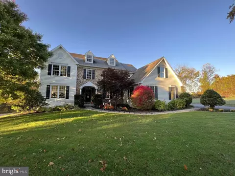 709 Orchard Valley Rd, Chester Springs, PA 19425