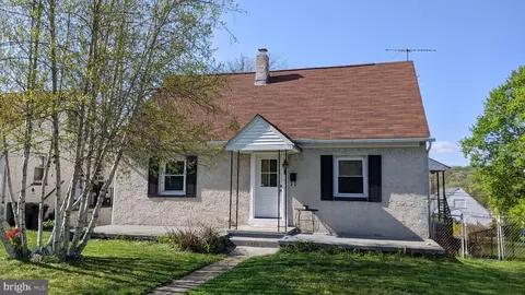 1517 Stirling St, Coatesville, PA 19320