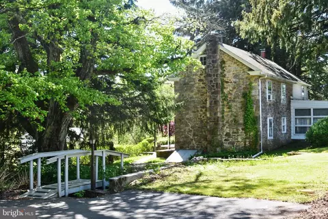 2201 Harmonyville Rd, Elverson, PA 19520