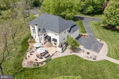 1 Friendship Ln, Avondale, PA 19311