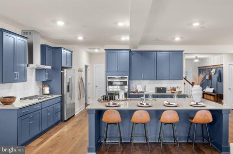 100 Ladbroke Dr, Exton, PA 19341