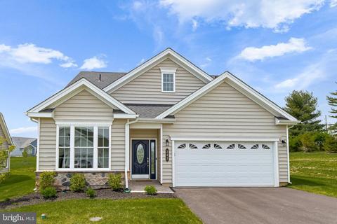 343 National Dr, Downingtown, PA 19335