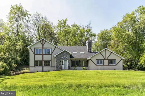 1441 Williamsburg Dr, West Chester, PA 19382