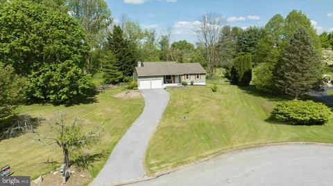 155 Schoolhouse Ln, Coatesville, PA 19320