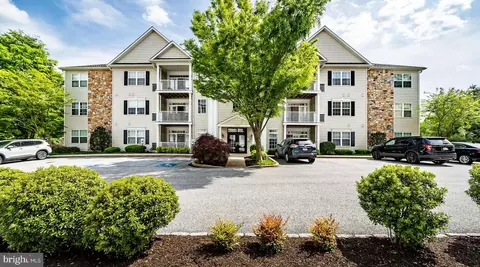 101 Victoria Gardens Dr #A, Kennett Square, PA 19348